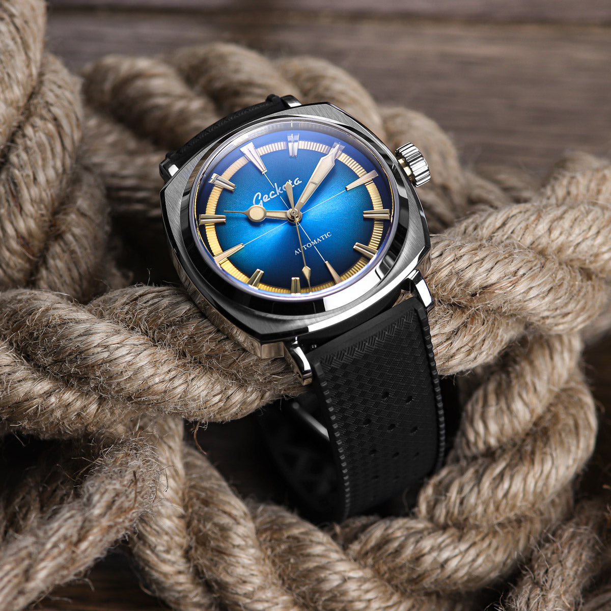 Classic Vintage Style Rubber Watch Strap - Abyss Black