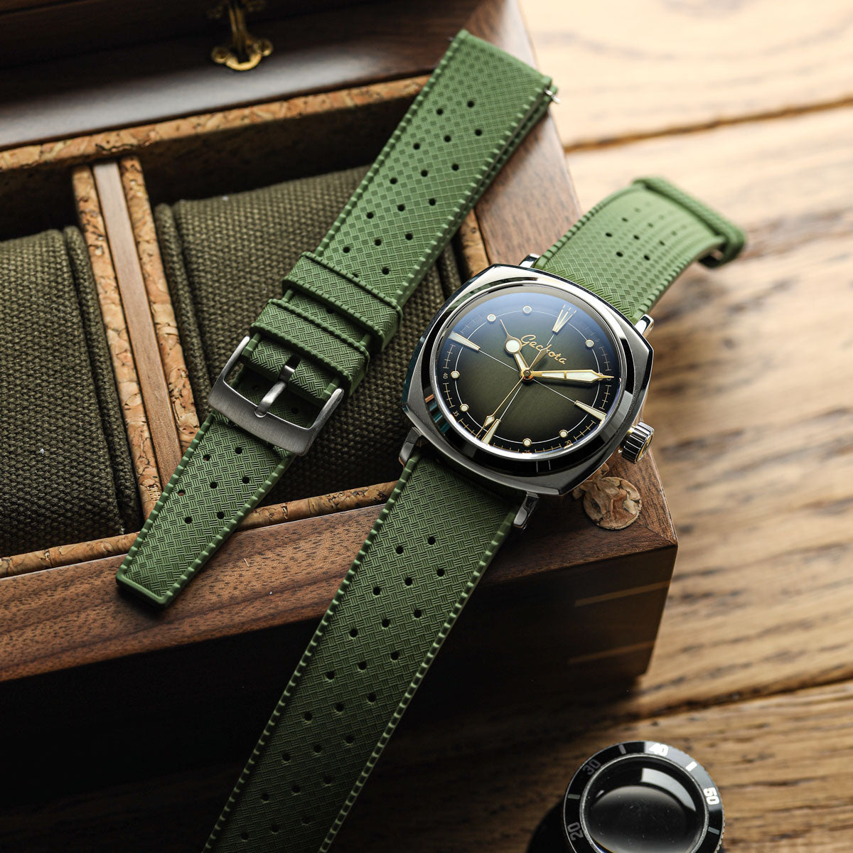 Classic Tropical Style FKM Rubber Watch Strap - Green