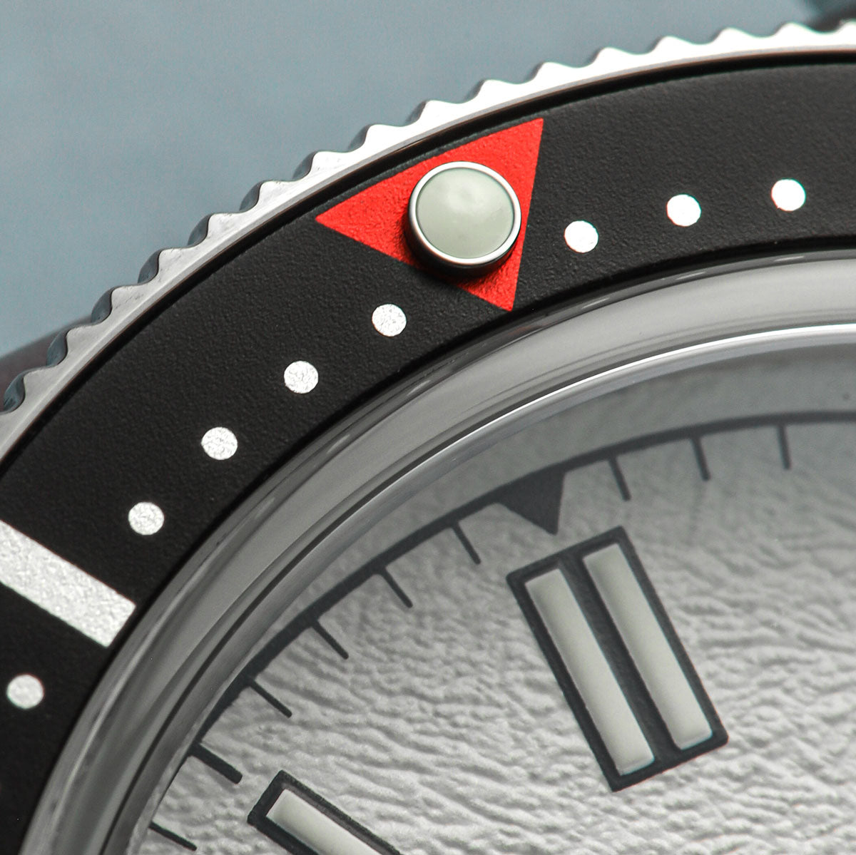 Ocean-Scout Dive Watch Ice White