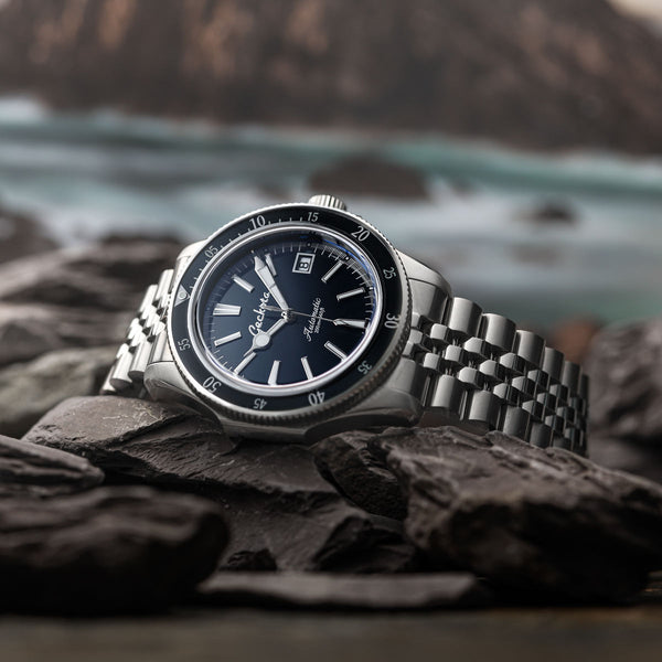 Geckota Sea-Hunter Dive Watch With Blue Bezel